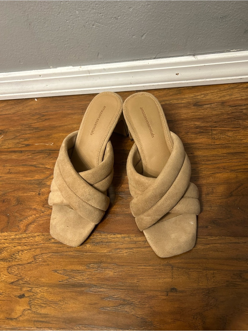 Amazon Essentials Women's Tan Crisscross Suede Slide Mules